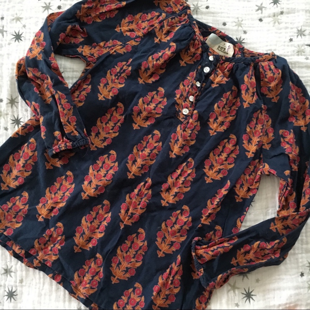 Peek long sleeve blouse